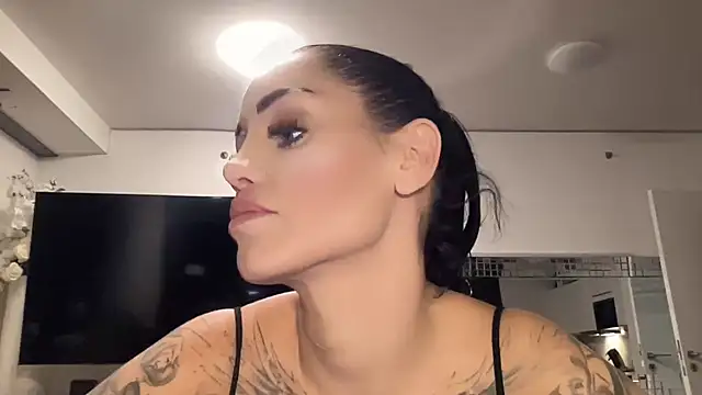 AMBER HARD online show from 19, 4, 2026