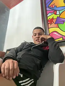 Snapshot of OliverTabordaa chatting on 6, 5, 2026 OliverTabordaa online show from 6, 5, 2026