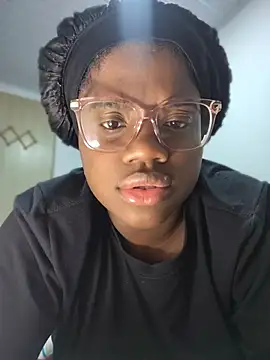 YourLiaa  online show from 31, 3, 2026