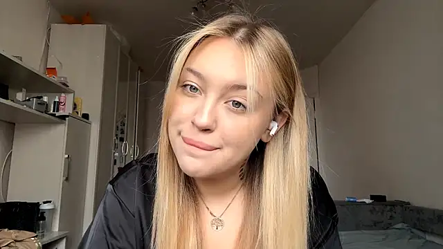 WonderedFlair online show from 6, 4, 2026