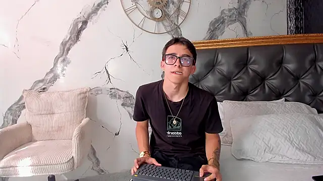 TylerCross  online show from 16, 3, 2026