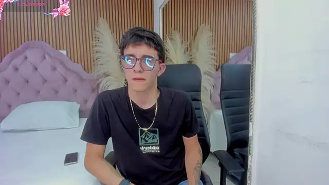 TylerCross  online show from 20, 4, 2026