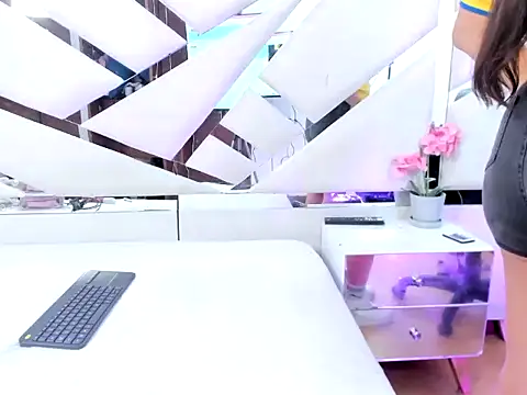 Sophia RousX online show from 17, 6, 2026