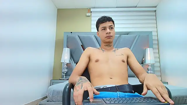 HENRY GREEN2 online show from 10, 4, 2026