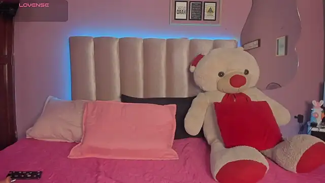 nikkita dragon  online show from 18, 4, 2026