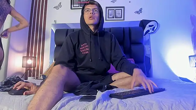 dalhia and hades online show from 31, 3, 2026