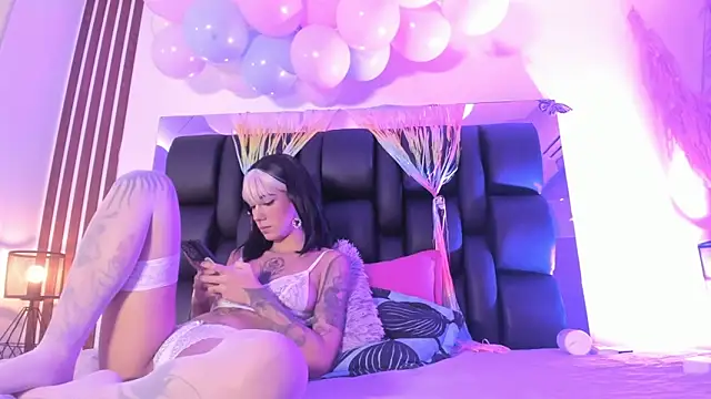 dalhia and hades online show from 5, 4, 2026