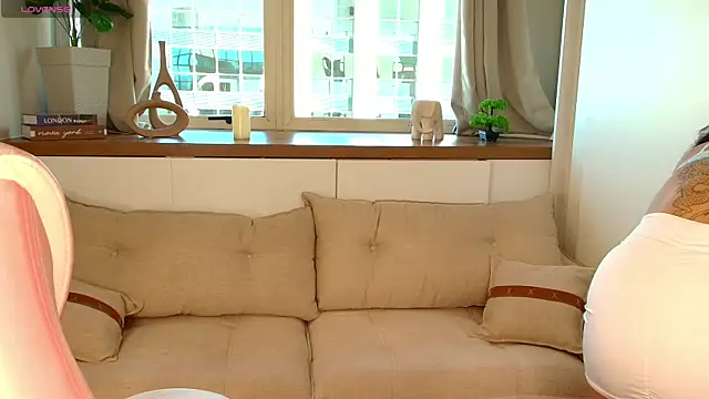 Sally Diazz online show from 23, 4, 2026