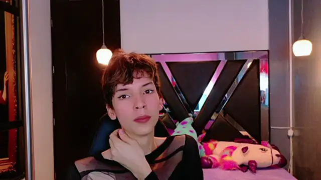 Stefany PiInk online show from 9, 6, 2026