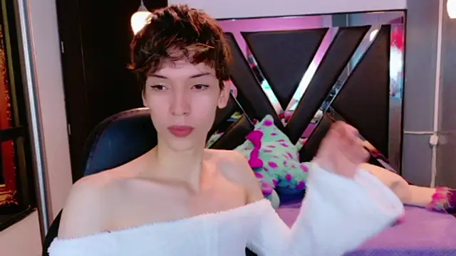 Stefany PiInk online show from 10, 6, 2026