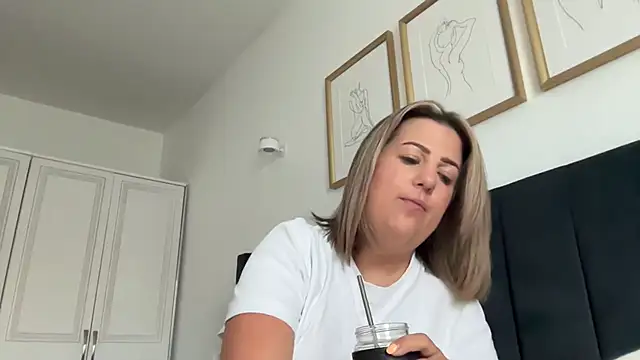 Snapshot of annabellewarick chatting on 5, 7, 2026 annabellewarick online show from 5, 7, 2026