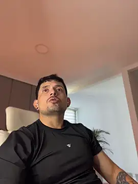 TroyeSavage online show from 25, 4, 2026