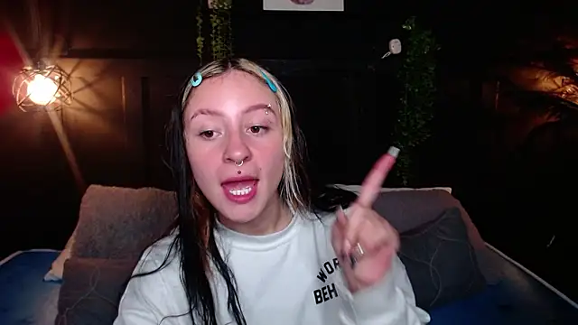 melodygirl2   online show from 27, 4, 2026