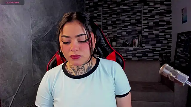 Snapshot of Sophiia_cherry chatting on 3, 6, 2026 Sophiia cherry online show from 3, 6, 2026