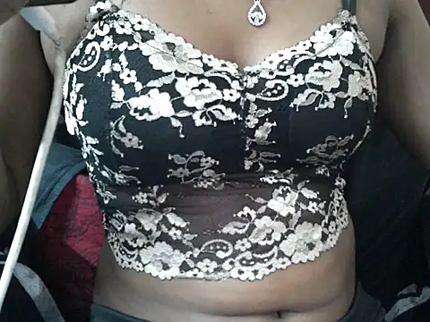 Couplehot00 online show from 4, 8, 2026