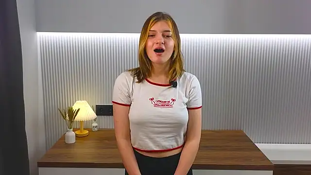 Snapshot of KatinaSalvetti chatting on 15, 3, 2026 KatinaSalvetti online show from 15, 3, 2026