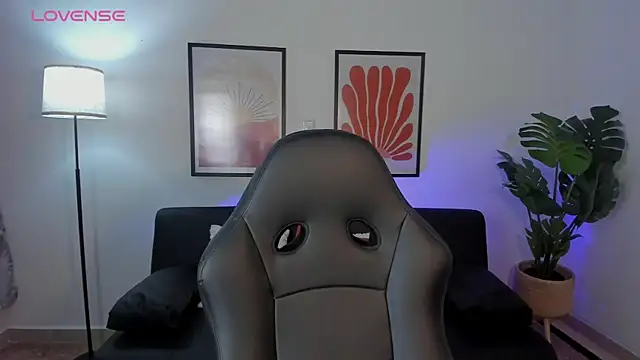 Snapshot of nova_silk chatting on 27, 5, 2026 nova silk online show from 27, 5, 2026