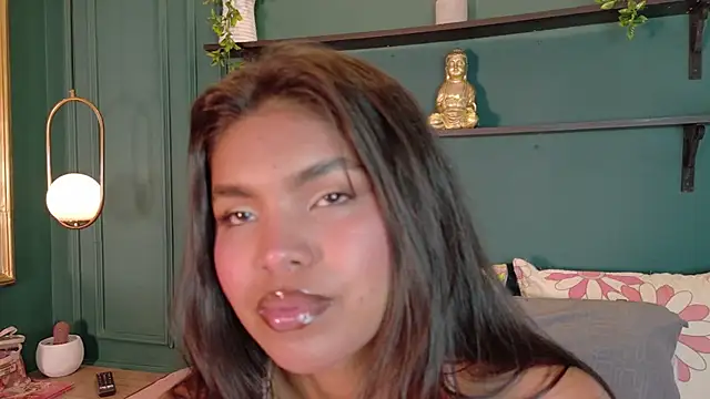 ZoeyMonroe  online show from 16, 4, 2026