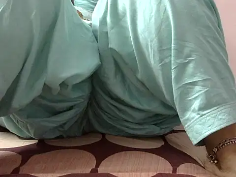 HouseWife4466 online show from 10, 4, 2026