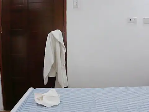 sexiesteyess online show from 18, 4, 2026
