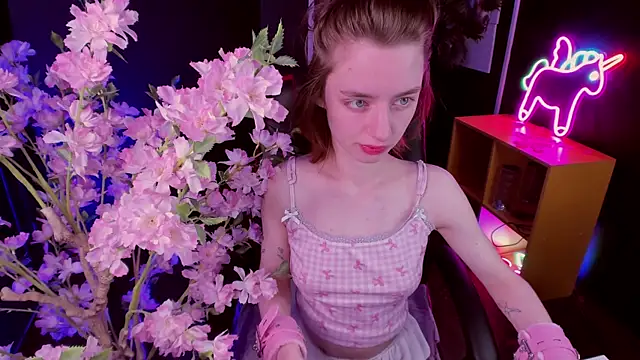 Pretty Victoria online show from 20, 4, 2026