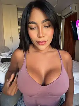 Snapshot of SaraValentina11 chatting on 12, 6, 2026 SaraValentina11 online show from 12, 6, 2026