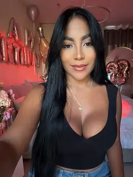 Snapshot of SaraValentina11 chatting on 22, 7, 2026 SaraValentina11 online show from 22, 7, 2026