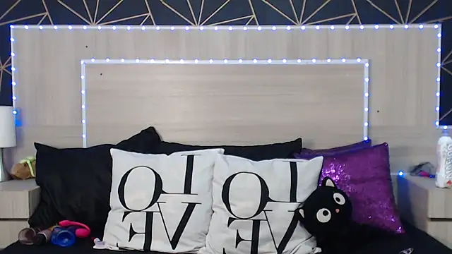 Snapshot of SamanthaMarcus chatting on 8, 7, 2026 SamanthaMarcus online show from 8, 7, 2026