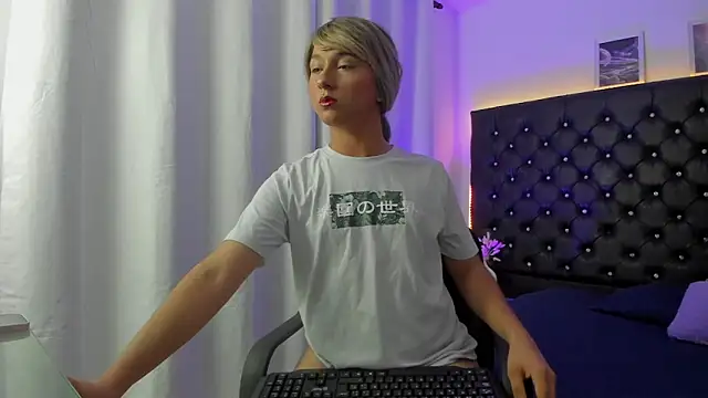 BellaRoge online show from 19, 3, 2026