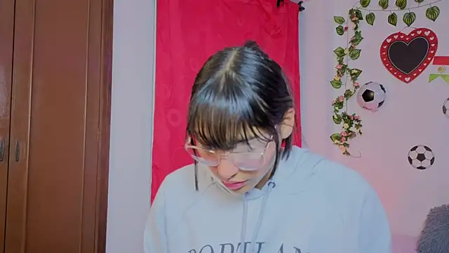 PaulaCutexs online show from 6, 8, 2026