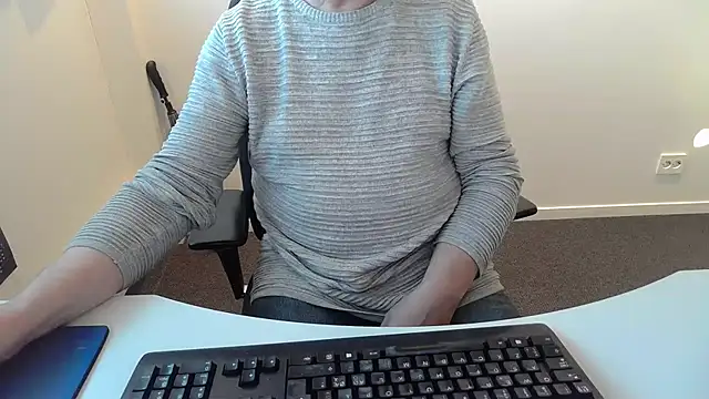 Snapshot of Buggemann chatting on 12, 5, 2026 Buggemann online show from 12, 5, 2026