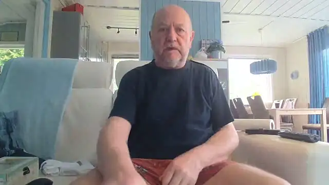 Snapshot of Buggemann chatting on 12, 6, 2026 Buggemann online show from 12, 6, 2026
