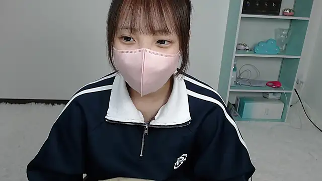 mayu nyann online show from 4, 5, 2026