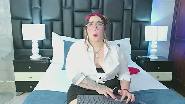 VioletMonroee online show from 15, 3, 2026