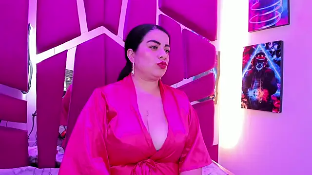 Snapshot of Emilyy_Moon_ chatting on 5, 6, 2026 Emilyy Moon online show from 5, 6, 2026