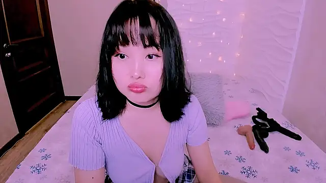 Akiko Yun online show from 7, 1, 2026