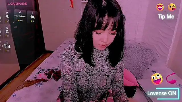 Akiko Yun online show from 18, 4, 2026