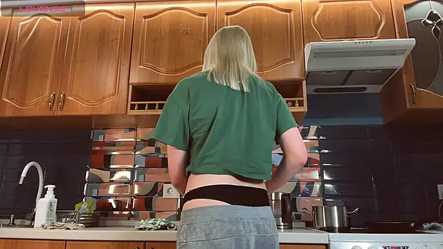 ivygenesis online show from 25, 3, 2026