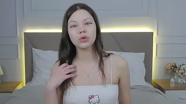 Sophie Rays online show from 5, 4, 2026