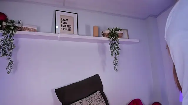 cuttie blondie online show from 9, 4, 2026