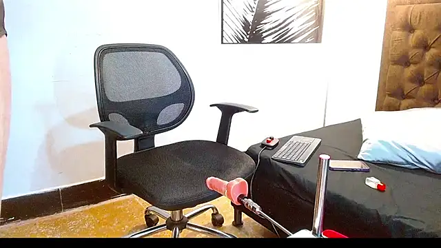 MAGUIRRE 2011 online show from 11, 4, 2026