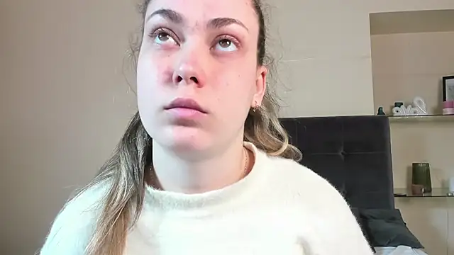Snapshot of MelanieCuty chatting on 3, 4, 2026 MelanieCuty online show from 3, 4, 2026