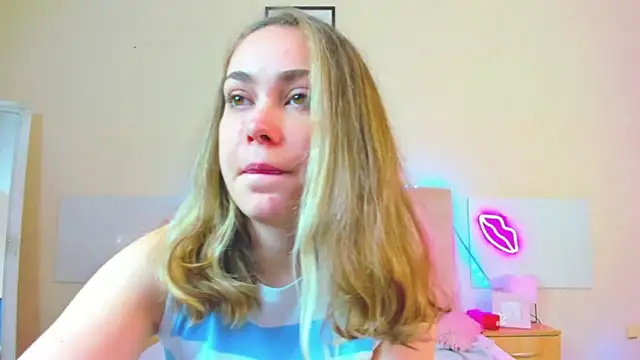 Snapshot of MelanieCuty chatting on 5, 5, 2026 MelanieCuty online show from 5, 5, 2026
