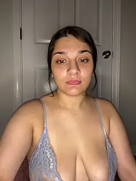 treasurebabii online show from 4, 8, 2026