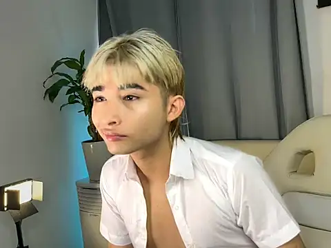 angel yuhogg online show from 3, 7, 2026