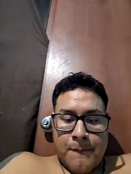 renzohottt online show from 6, 4, 2026