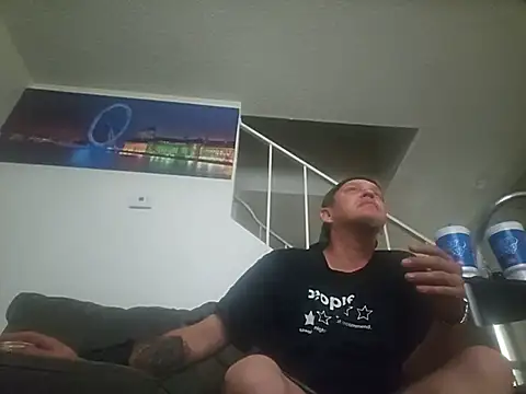 Snapshot of yourMasterisBored chatting on 21, 7, 2026 yourMasterisBored online show from 21, 7, 2026