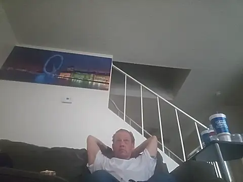 Snapshot of yourMasterisBored chatting on 27, 7, 2026 yourMasterisBored online show from 27, 7, 2026