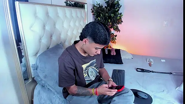 Liam Dustin online show from 21, 7, 2026