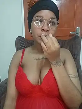 Snapshot of Hotsexyberry222 chatting on 5, 8, 2026 Hotsexyberry222 online show from 5, 8, 2026